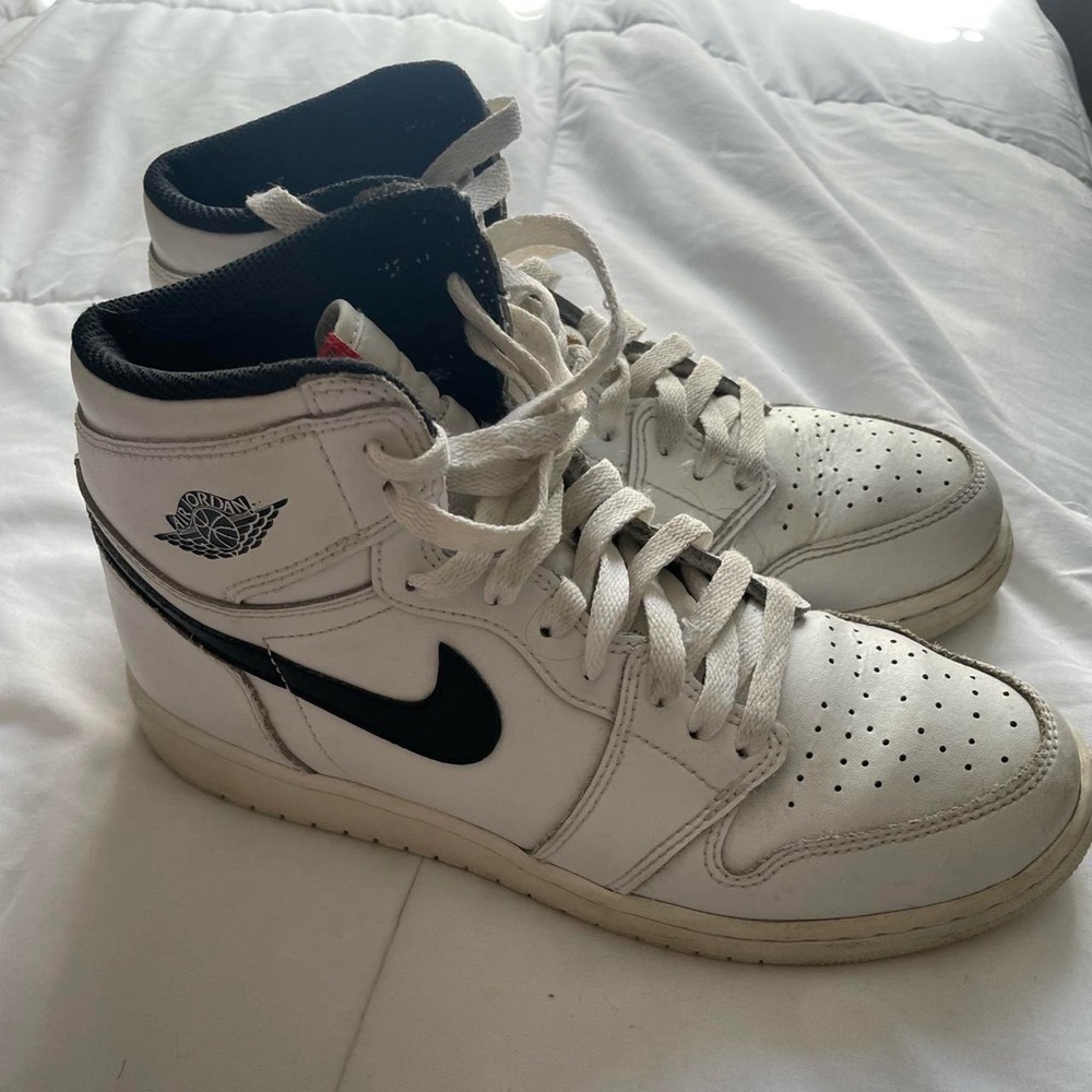 Jordan 1 high top in Grade school size 7Y
